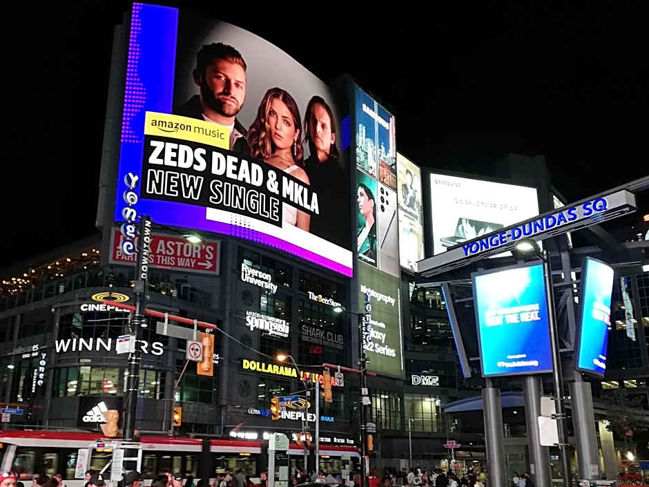 Stylish Downtown Toronto Residential Hotel