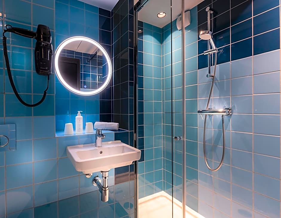 Libertel Canal Saint Martin