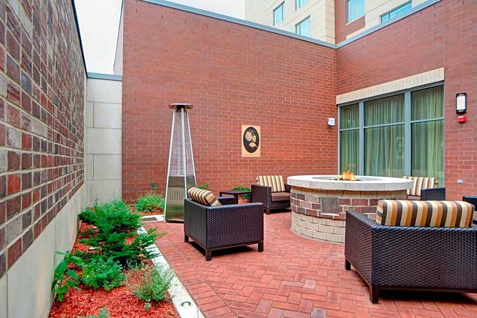 Courtyard by Marriott Muncie at Horizon Convention Center