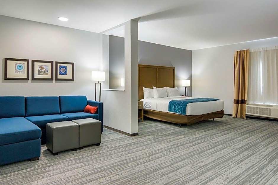 Comfort Suites DeSoto Dallas South