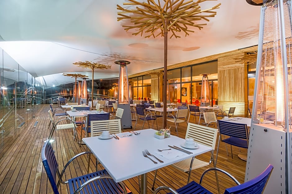 NH Collection Bogotá Royal Teleport