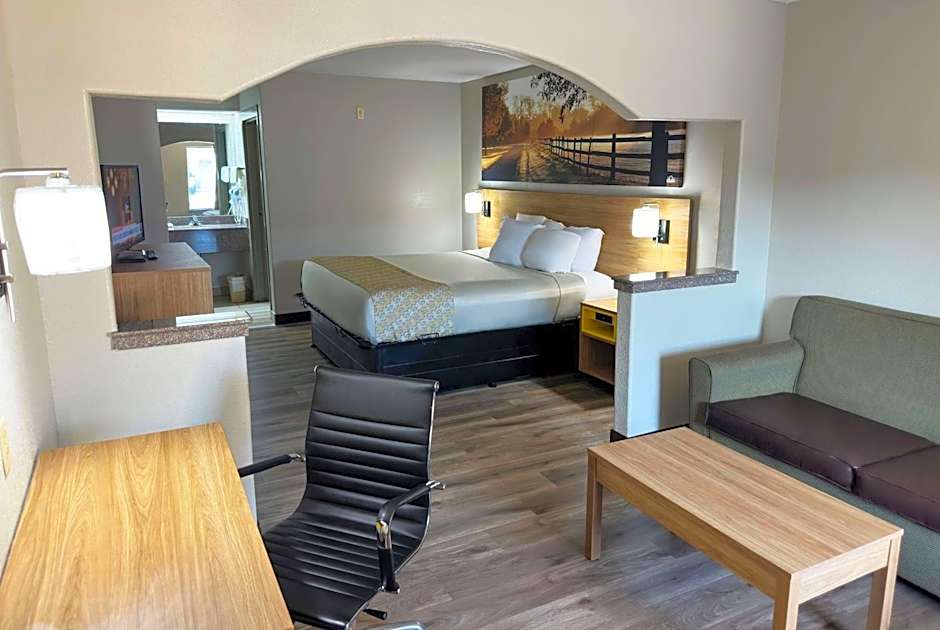 Photo 1 of 9 of Deluxe 1 King Bed Suite, Smoking