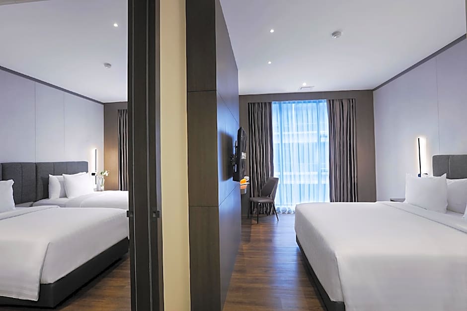 Harper Premier Nagoya Batam