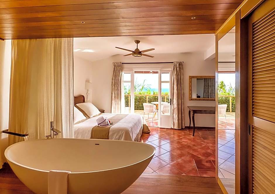 Blue Margouillat Seaview Hotel