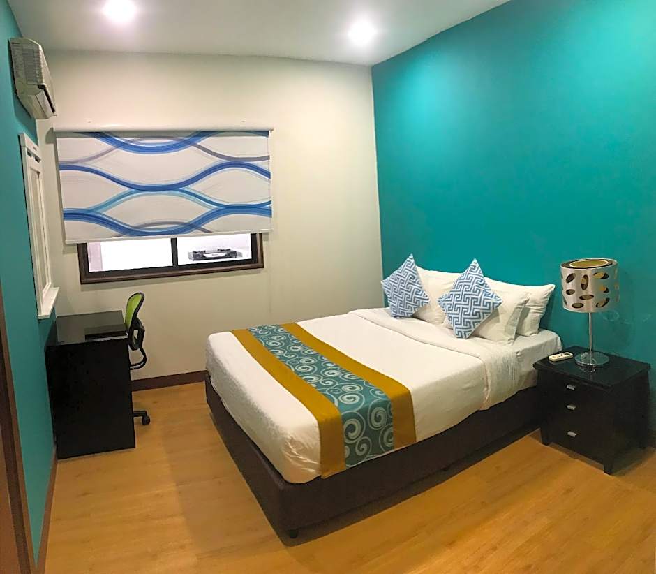 Rimbun Suites & Residences