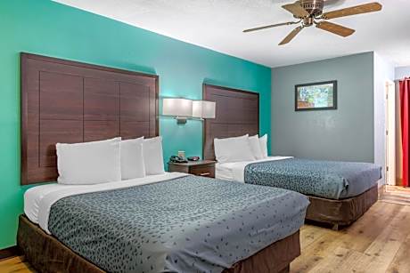 Queen Room with Two Queen Beds - Accessible/Non-Smoking