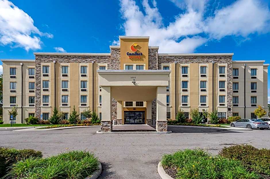 Photo 1 of 33 of Comfort Suites Columbus Airport