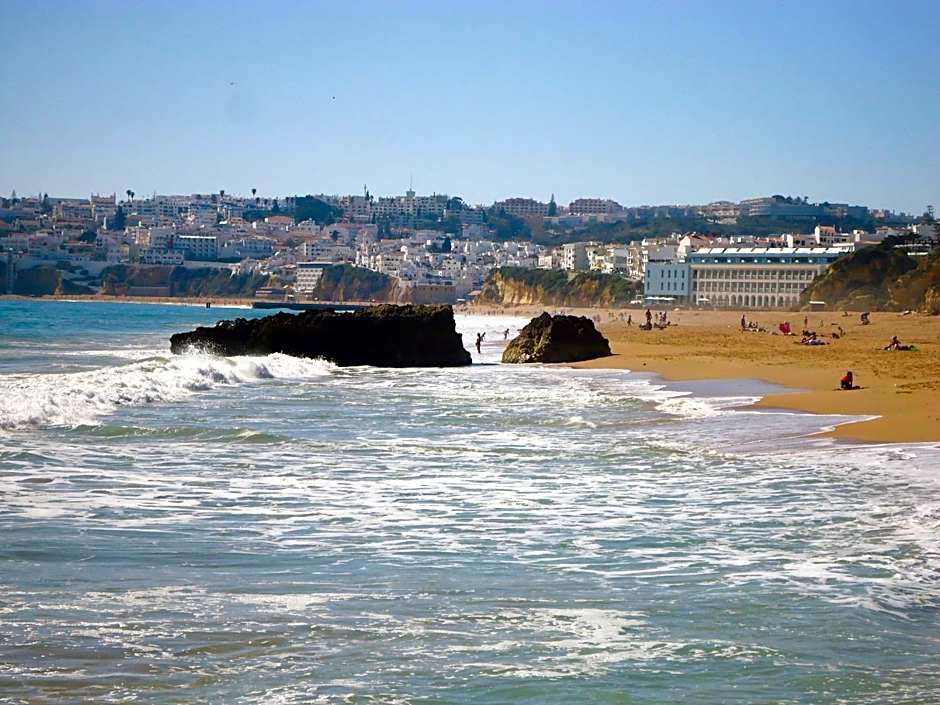 Albufeira Beach Hotel by Kavia