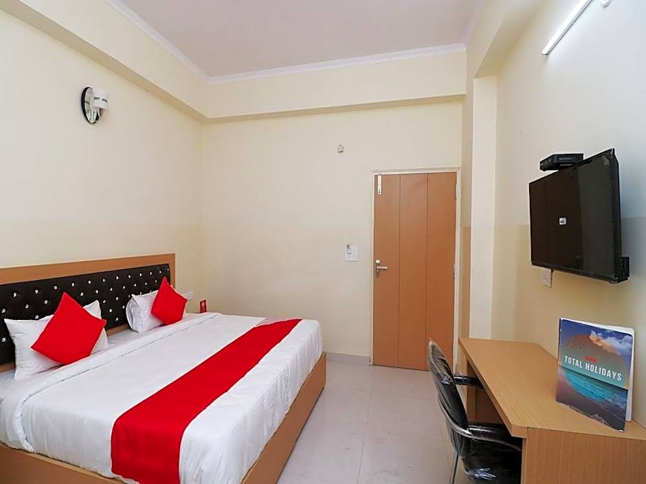 OYO 28629 Hotel Crosswind