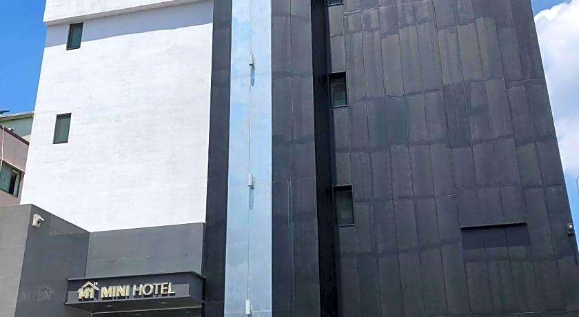 141 Mini Hotel