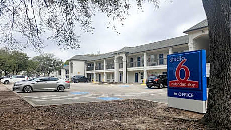Studio 6-Houston, TX - Hobby South