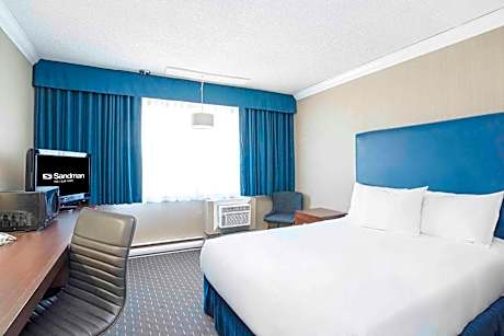 Standard Room, 1 Queen Bed