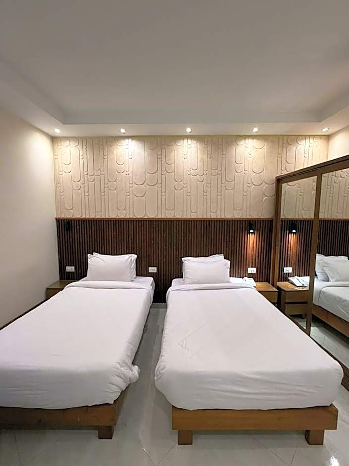 Dream Inn Pyramids View