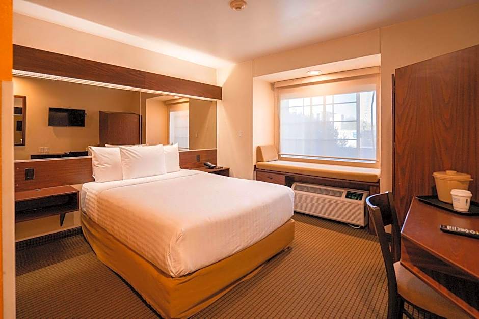 Microtel Inn & Suites by Wyndham Ciudad Juarez/US Consulate