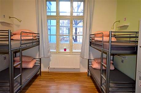 Bed in 6-Bed Mixed Dormitory Room