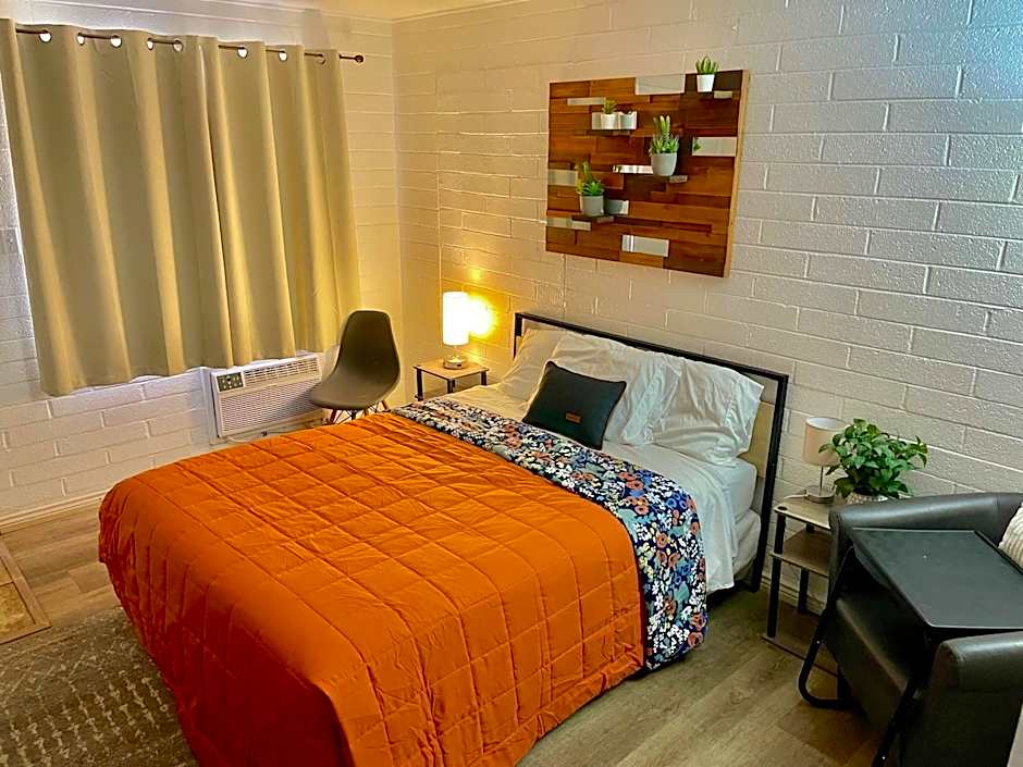 Canyon's Edge Route 66 Motel