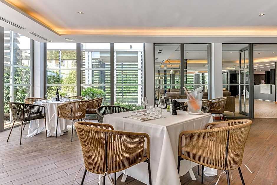 Zenitude Hotel la Valadiere, an Ascend Collection Hotel