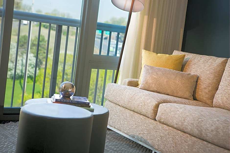 Renaissance by Marriott Meadowlands Hotel