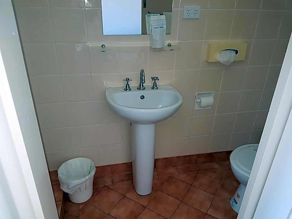 Gateshead Tavern & Motel