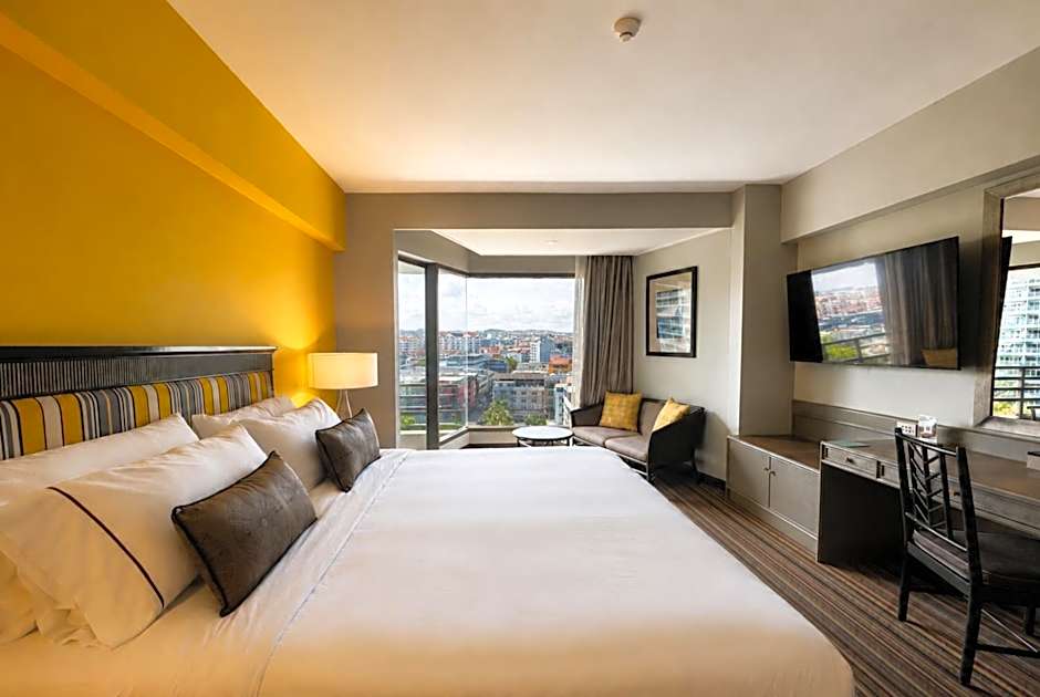 Photo 1 of 6 of Deluxe 1 King Bed, City View