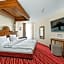 Kings Hotel First Class