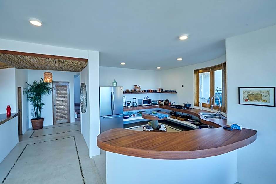 Casa Roni by Xeno - 5 Bedroom Luxury Villa with Ocean View