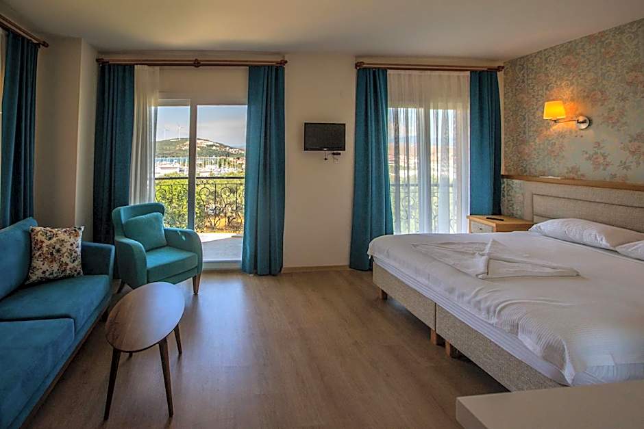 Clementin Suits Sigacık