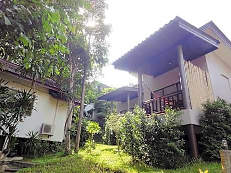 Wooden Bungalow with Garden View