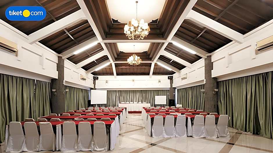 Grand Orchid Hotel