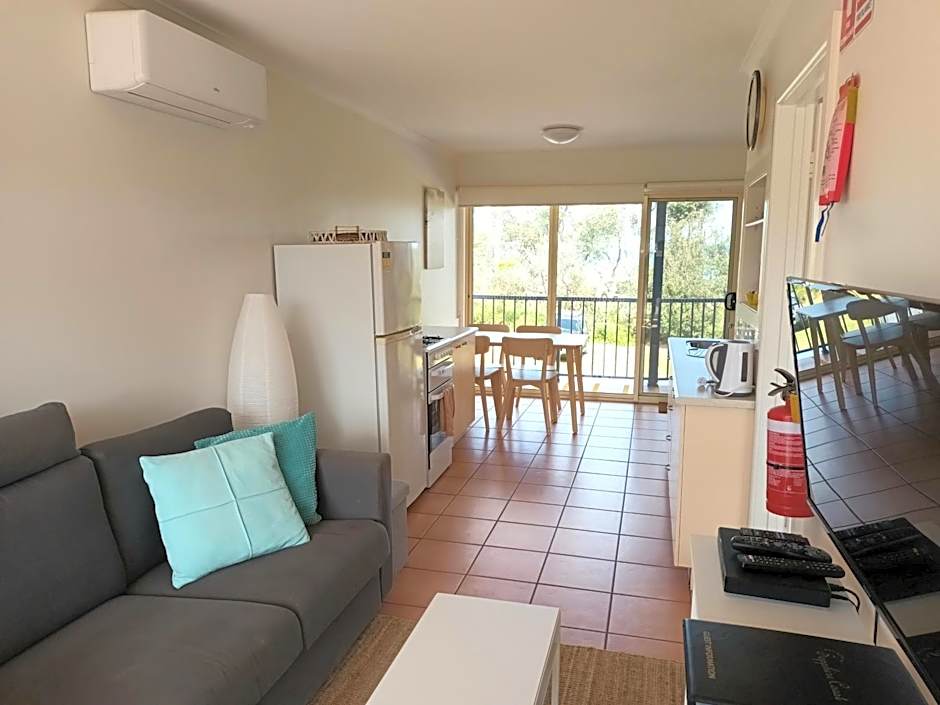 Grandeur Holiday Units