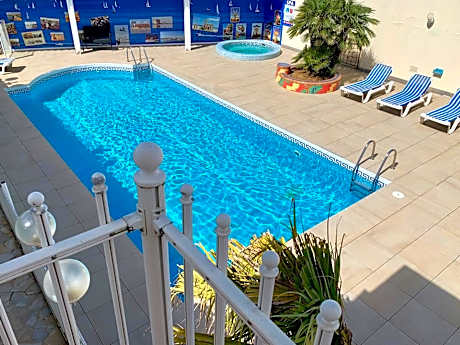 Amerique Hotel Palavas Montpellier Sud -LOGIS-