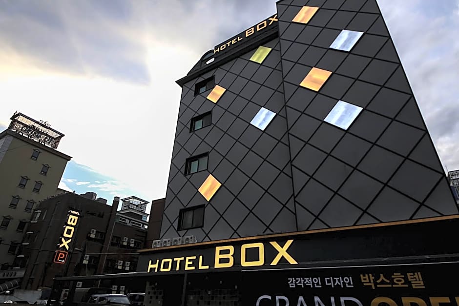 hotel box