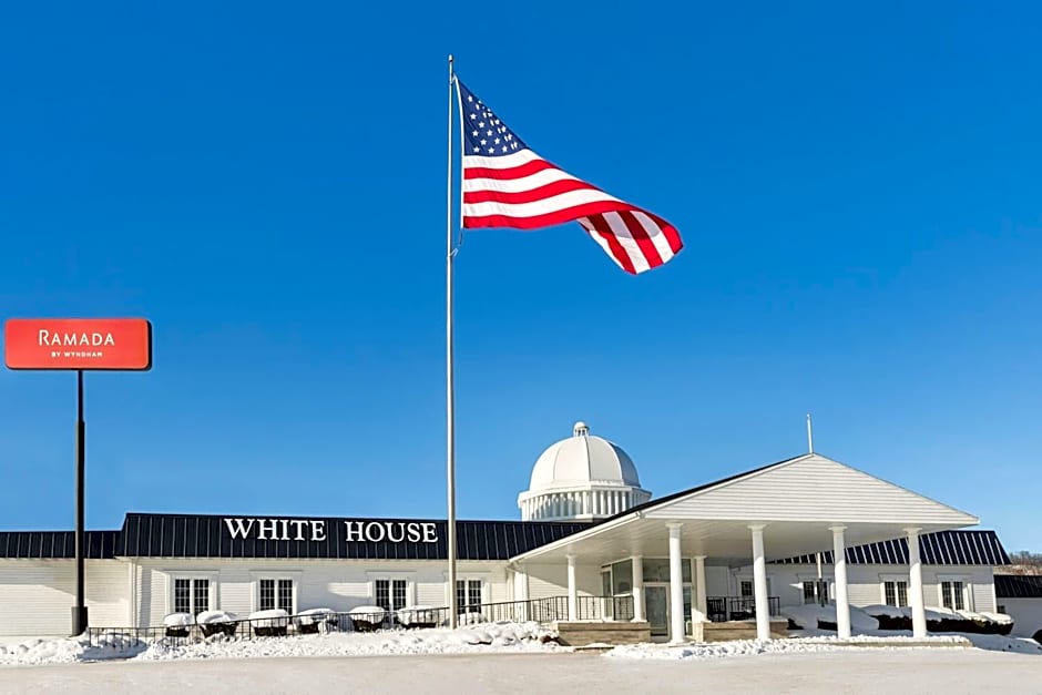 Ramada by Wyndham Richland Center