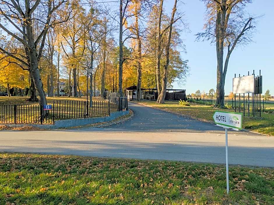 Hotel w Dobieszkowie