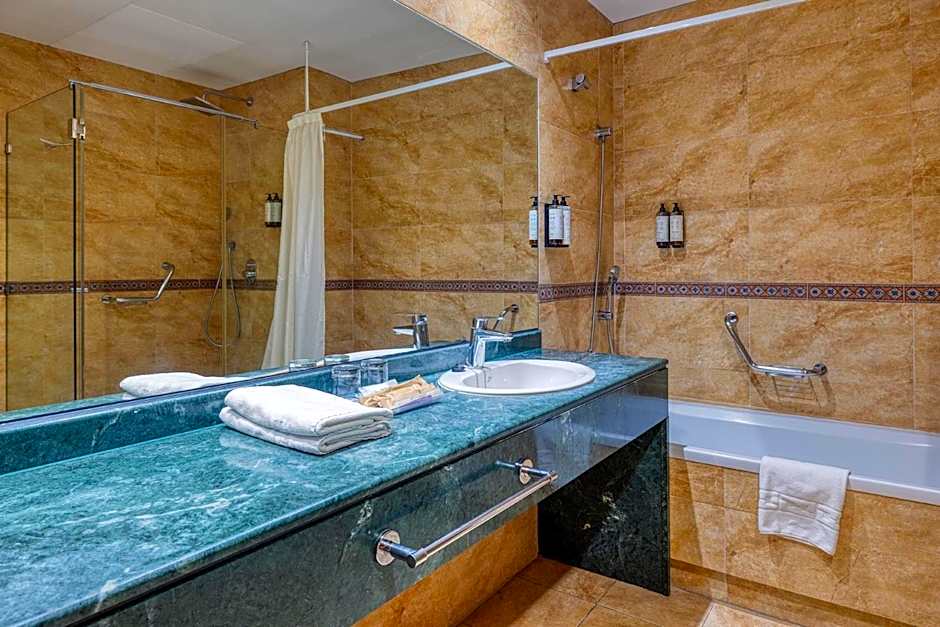 Senator Cadiz Spa Hotel