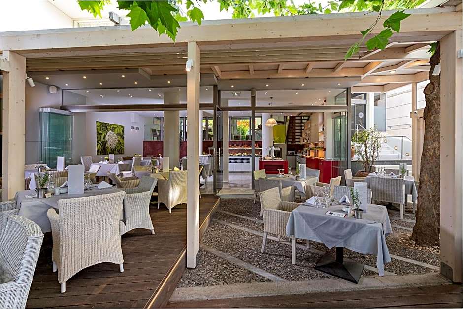 Kyma Suites Beach Hotel