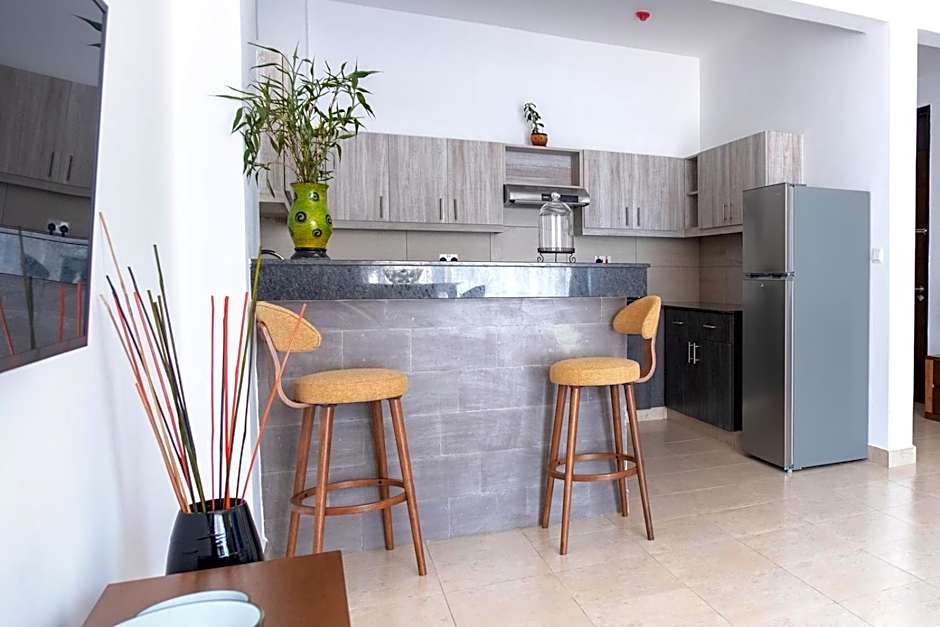 L'Aziz Suites - Near Aga Khan Hospital