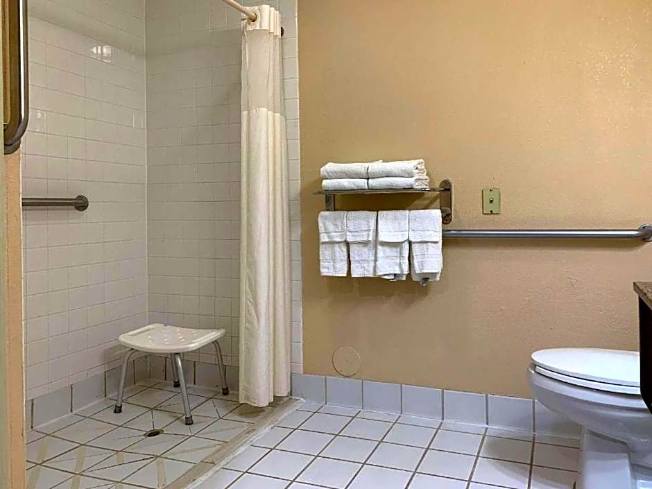 Quality Inn Ottawa near Starved Rock State Park