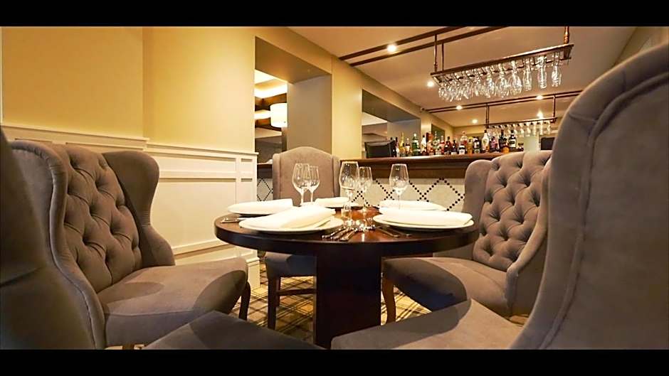 Crowwood Hotel and Alba Restaurant