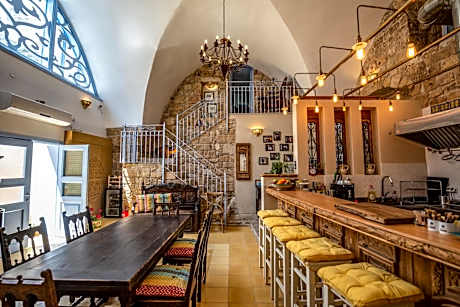 Arabesque Arts & Residency