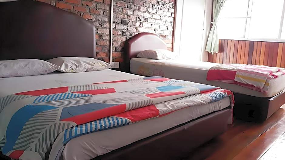 Strawberry Garden Hotel