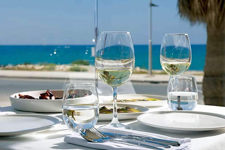 Pearl SeaBreeze Suites