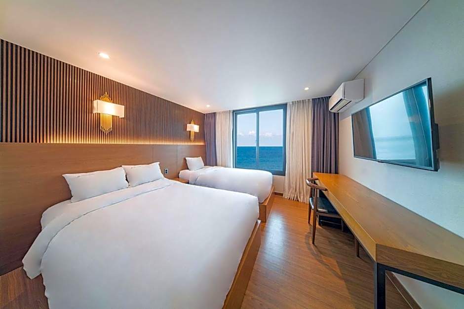 Two Y Hotel