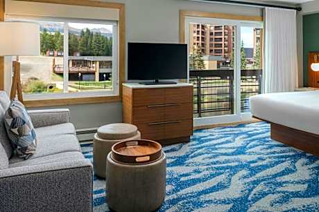 Queen Studio with Balcony and Whirlpool