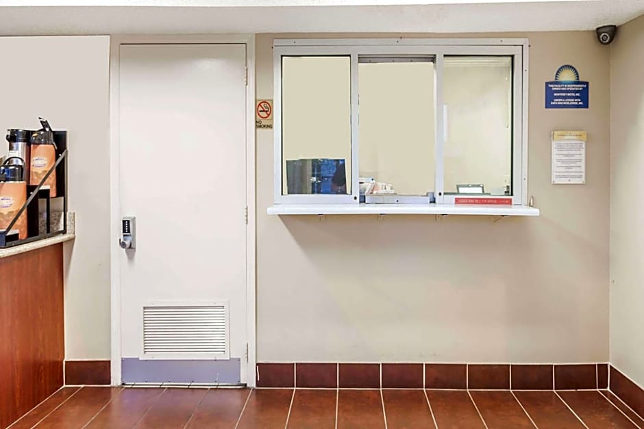 Days Inn By Wyndham Nashville North/Opryland Area