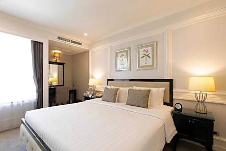 One Bedroom Suite with Lounge Access