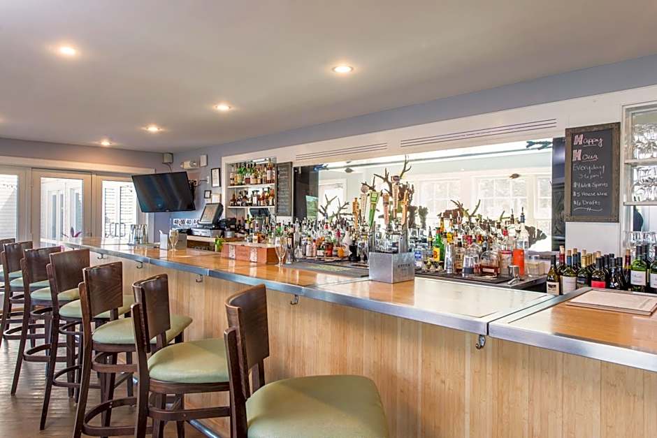 The Breakwater Inn & Spa