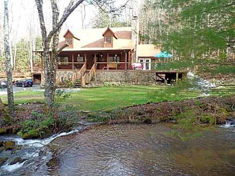 Creekside Paradise Bed and Breakfast
