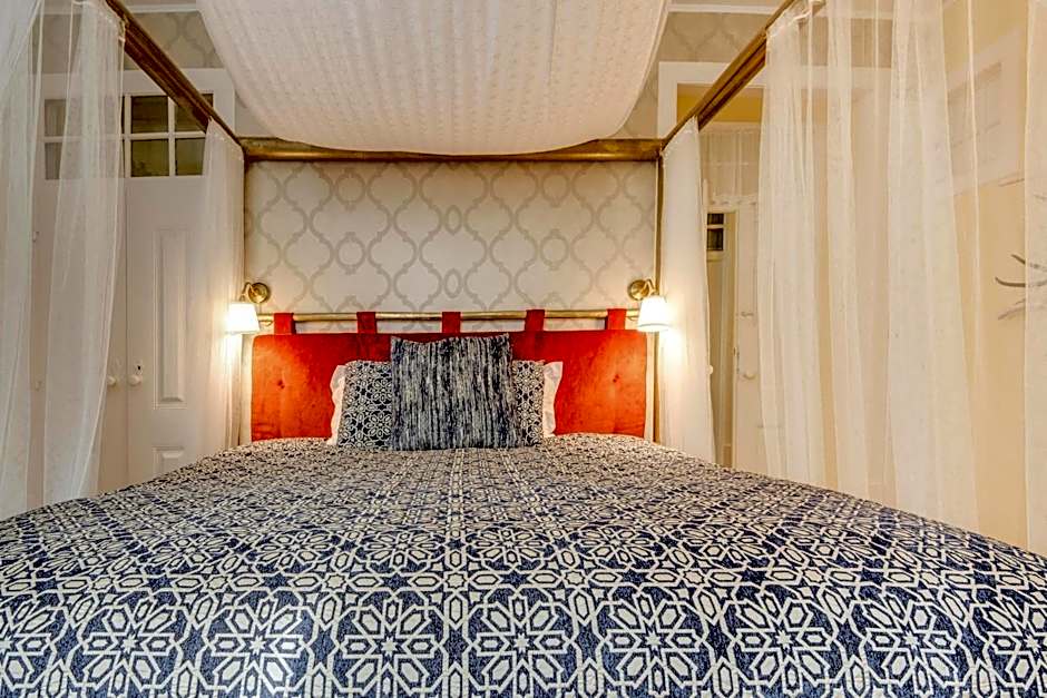 LUXa Charm House by LovelyStay