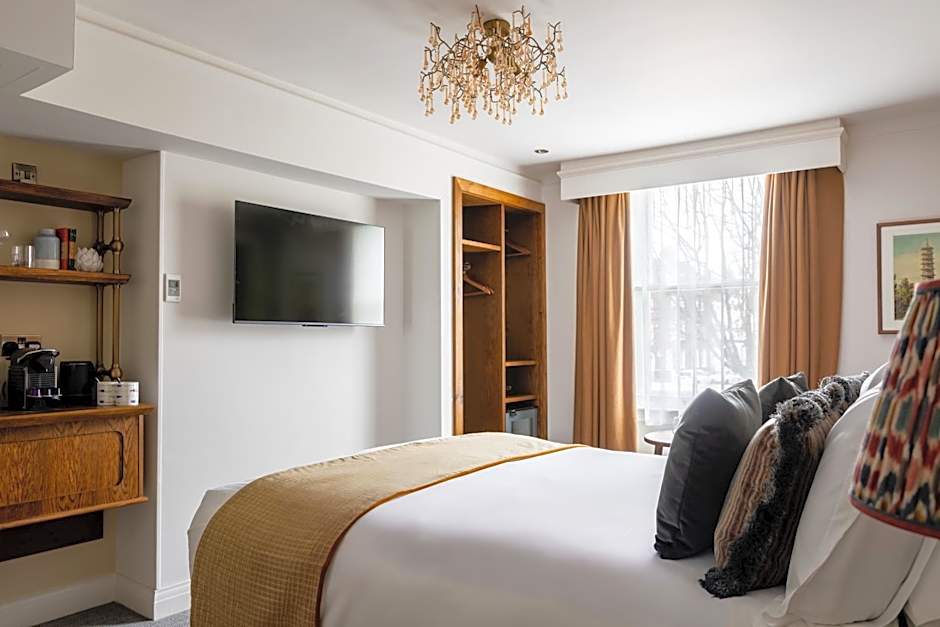 Coach & Horses Hotel